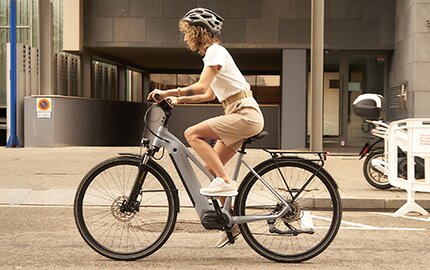 Damski rower elektryczny - jak wybrać odpowiedni?