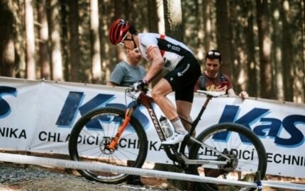 Ondrej Cink z KROSS ORLEN Cycling Team zajął 15 miejsce w Pucharze Świata w Novym Mieście. Matylda Szczecińska po raz pierwszy w TOP 10 w wyścigu U23 >>
