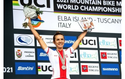 Maja Włoszczowska zdobywa srebrny medal w maratonie MTB na zakończenie kariery