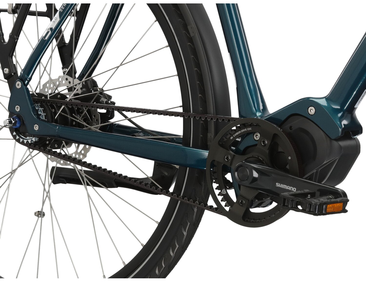  Tylna siedmiobiegowa piasta Shimano Nexus oraz hydrauliczne hamulce tarczowe Shimano MT200 w elektrycznym rowerze miejskim Ebike City KROSS Sentio Hybrid 5.0 504 Wh 