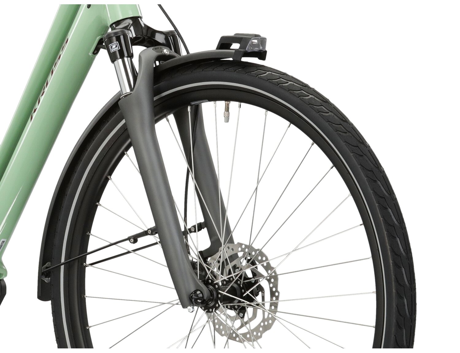 Aluminowa rama, amortyzowany widelec SR SUNTOUR NEX E25 o skoku 50mm oraz opony w elektrycznym rowerze miejskim Ebike City KROSS Sentio Hybrid 4.0 418 Wh UNI 