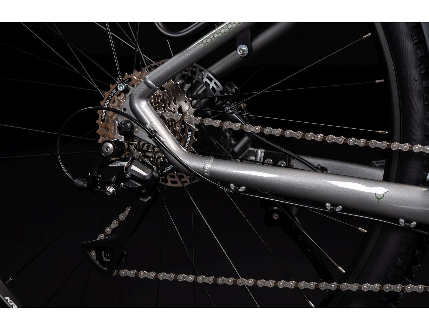  Tylna ośmiobiegowa przerzutka Shimano Acera RD M3020 oraz hydrauliczne hamulce tarczowe Shimano MT200 w rowerze górskim MTB KROSS Hexagon 4.0 EQ 
