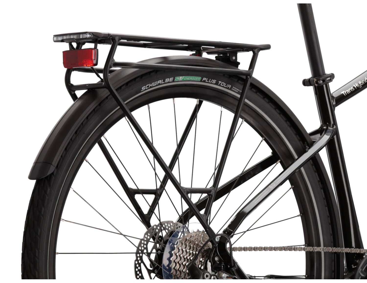 Tylny bagażnik, błotniki, podpórka oraz oświetlenie w elektrycznym rowerze trekkingowym KROSS Trans Hybrid 6.0 630 Wh