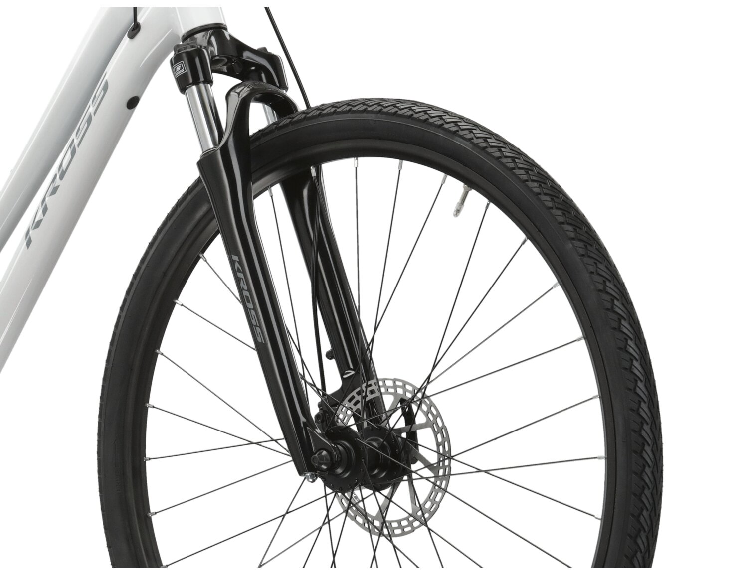 Aluminowa rama, amortyzowany widelec SR SUNTOUR NEX oraz opony Wanda w rowerze crossowym damskim KROSS Evado 3.0 