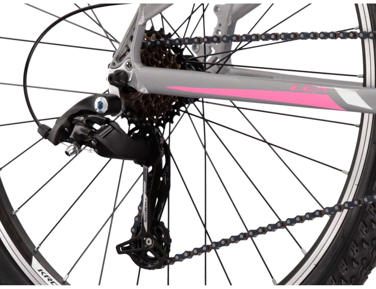  Tylna siedmiobiegowa przerzutka Sunrace RDM41 oraz hamulce v-brake w damskim rowerze górskim MTB Woman KROSS Lea 2.0 SR