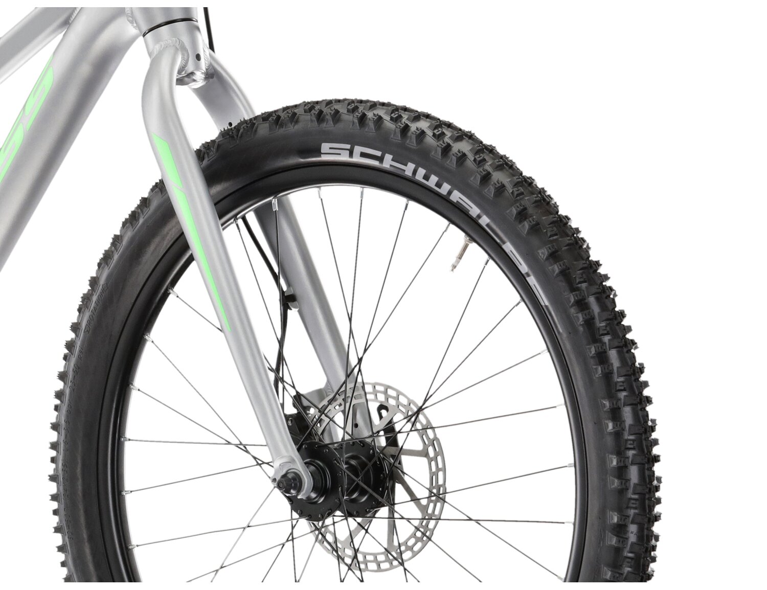  Aluminowa rama, sztywny aluminiowy widelec oraz opony o szerokości 2,35 cala w rowerze juniorskim KROSS Level JR 3.0 