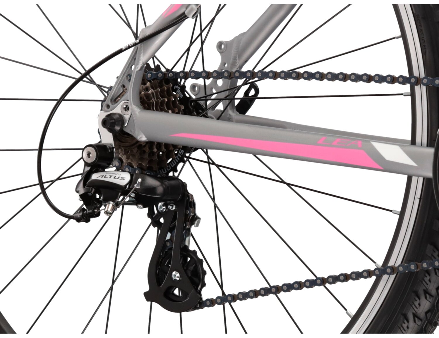  Tylna siedmiobiegowa przerzutka Shimano Altus M310 oraz hamulce v-brake w damskim rowerze górskim MTB Woman KROSS Lea 2.0