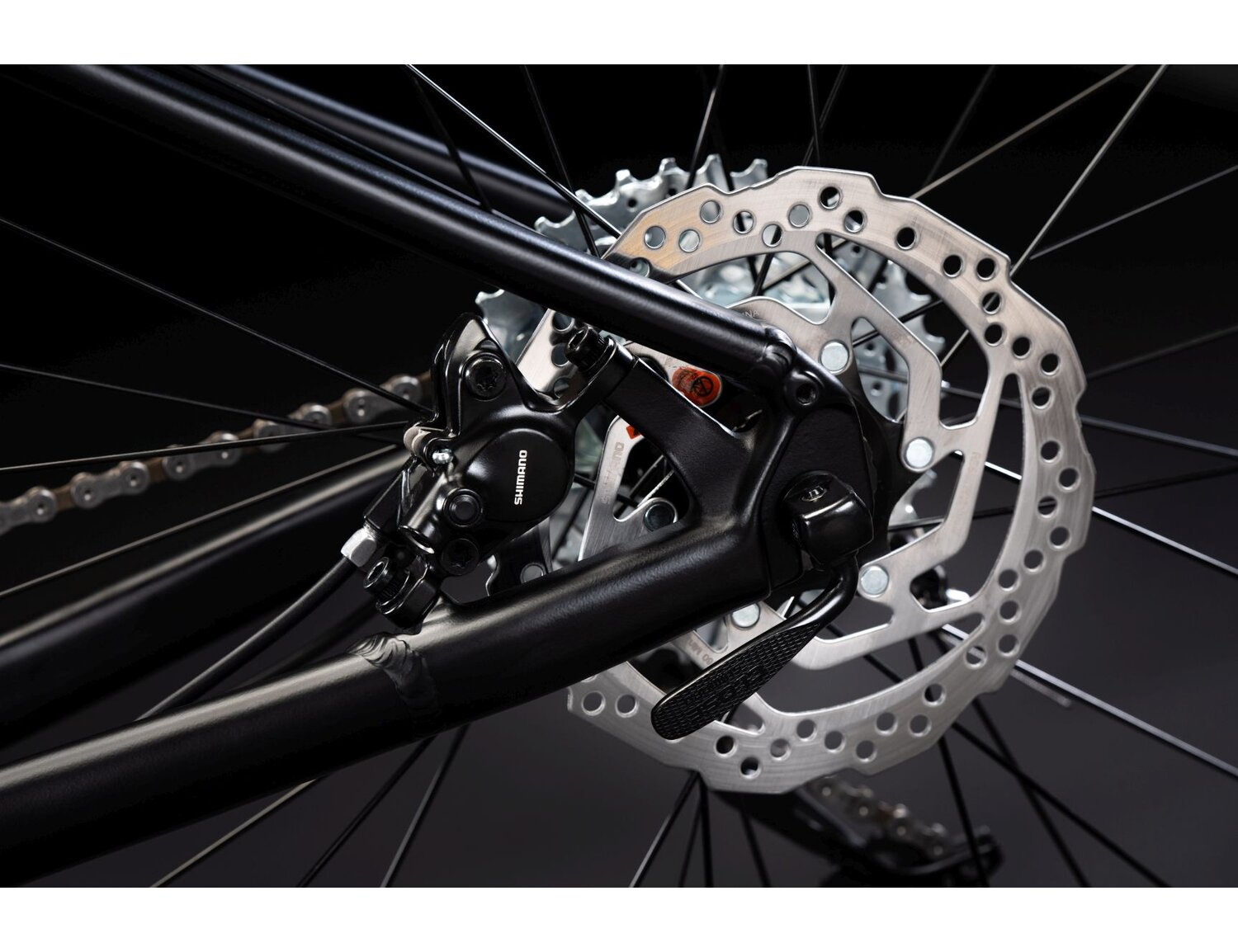 Hydrauliczne hamulce tarczowe Shimano MT200 w rowerze górskim MTB XC KROSS Level Limited 