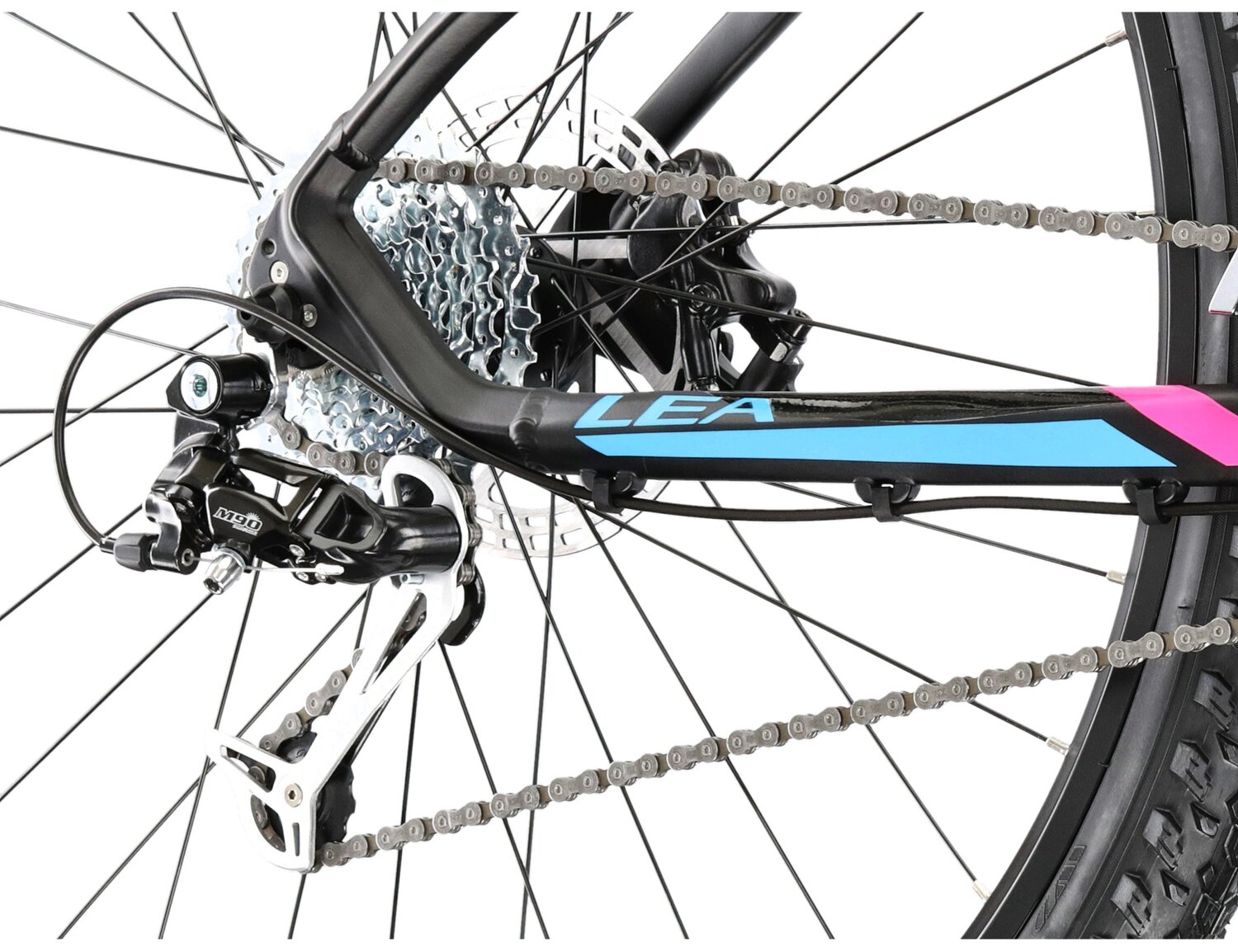  Tylna dziewięciobiegowa przerzutka Sunrace RDM91 oraz hydrauliczne hamulce tarczowe w damskim rowerze górskim MTB Woman KROSS Lea 8.0 SR