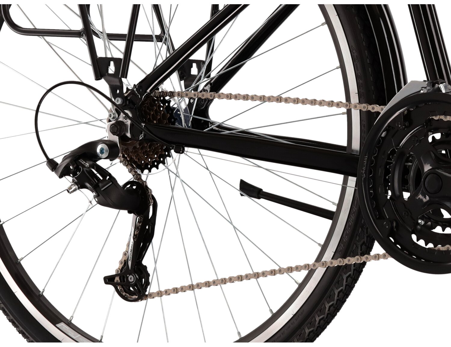  Tylna siedmiobiegowa przerzutka Sunrace RDM41 oraz hamulce v-brake w rowerze trekkingowym KROSS Trans 1.0 SR 