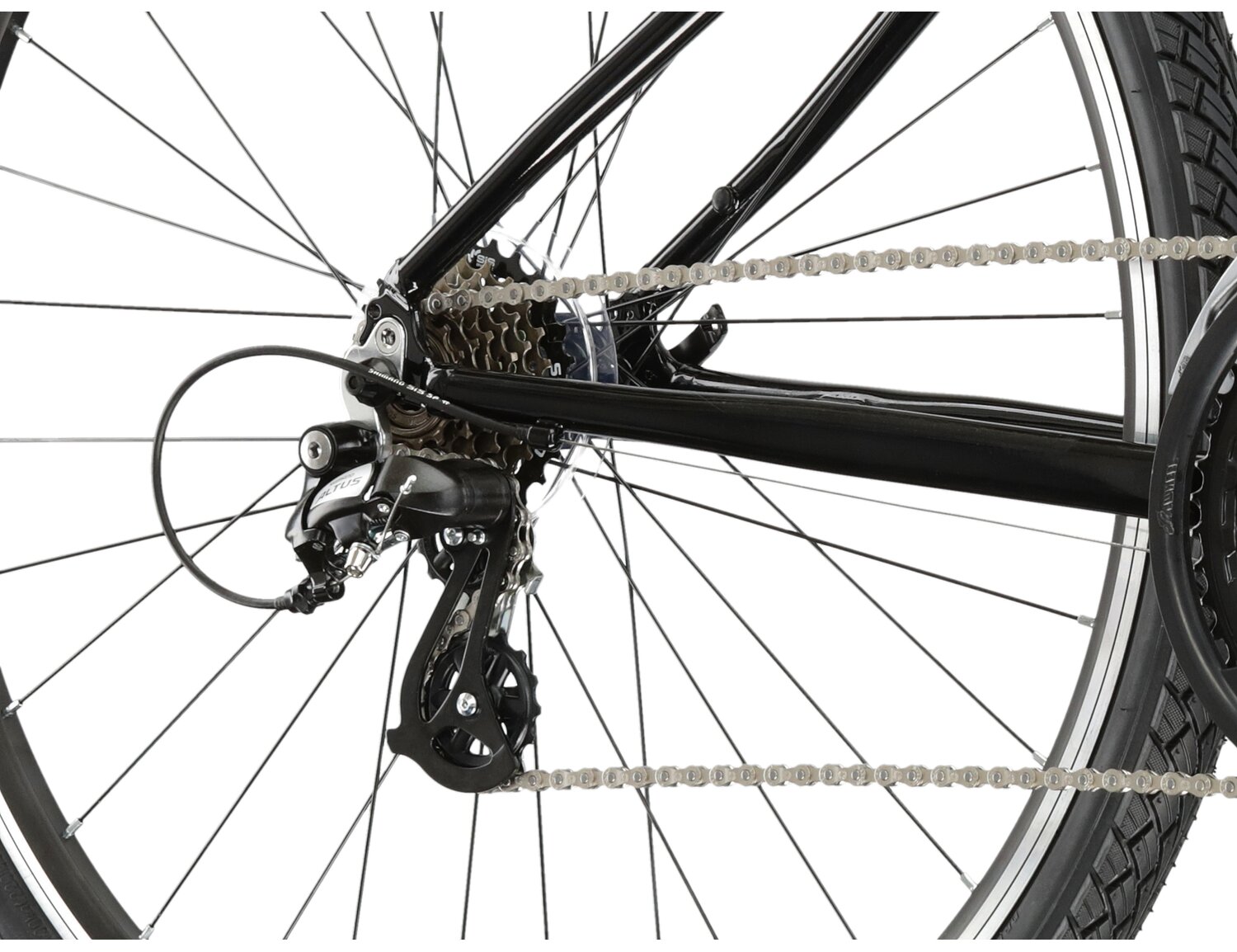  Tylna siedmiobiegowa przerzutka Shimano Altus M310 oraz hamulce v-brake w rowerze crossowym damskim KROSS Evado 2.0 