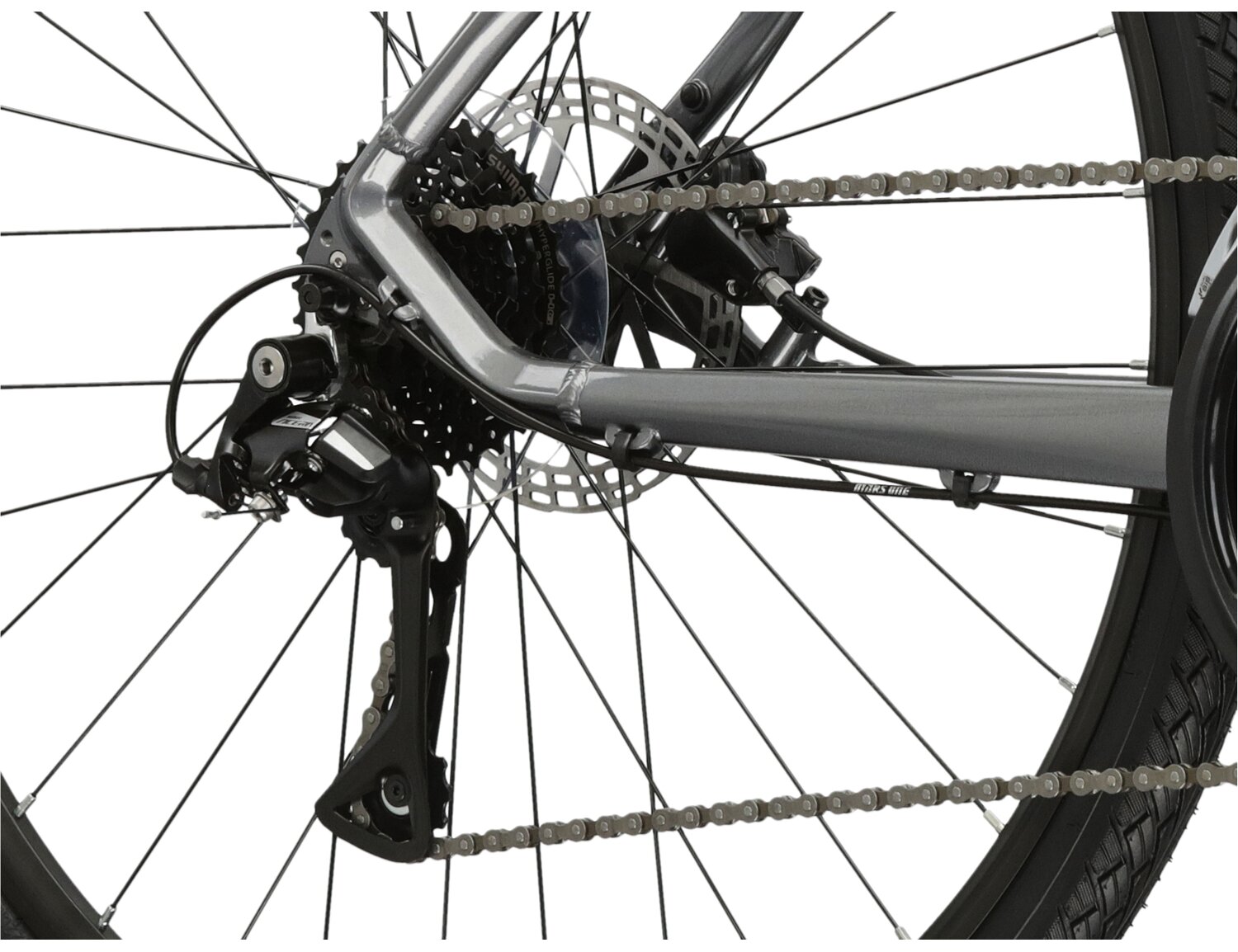  Ośmiorzędowa tylna przerzutka Shimano Acera M360 oraz hydrualiczne hamulce tarczowe w rowerze crossowym Kross Evado 4.0 