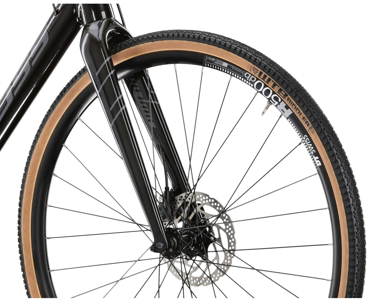  Aluminiowa rama, sztywny carbonowy widelec oraz opony WTB w rowerze gravelowym KROSS Esker 6.0 