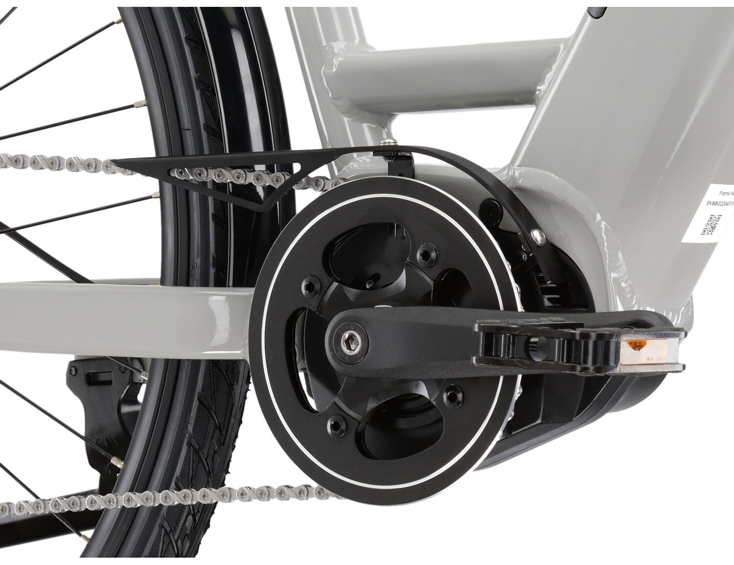 Zamontowana w ramie bateria DLG o pojemności 518 WH oraz silnik centralny Bafang M200 w elektrycznym rowerze trekkingowym Ebike KROSS Trans Hybrid LS 2.0 518 Wh 