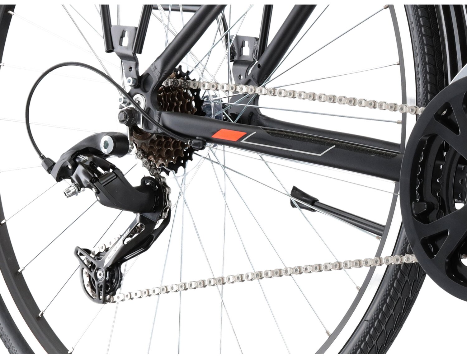  Tylna siedmiobiegowa przerzutka Sunrace RDM41 oraz hamulce v-brake w rowerze trekkingowym KROSS Explorer 1.0 SR 