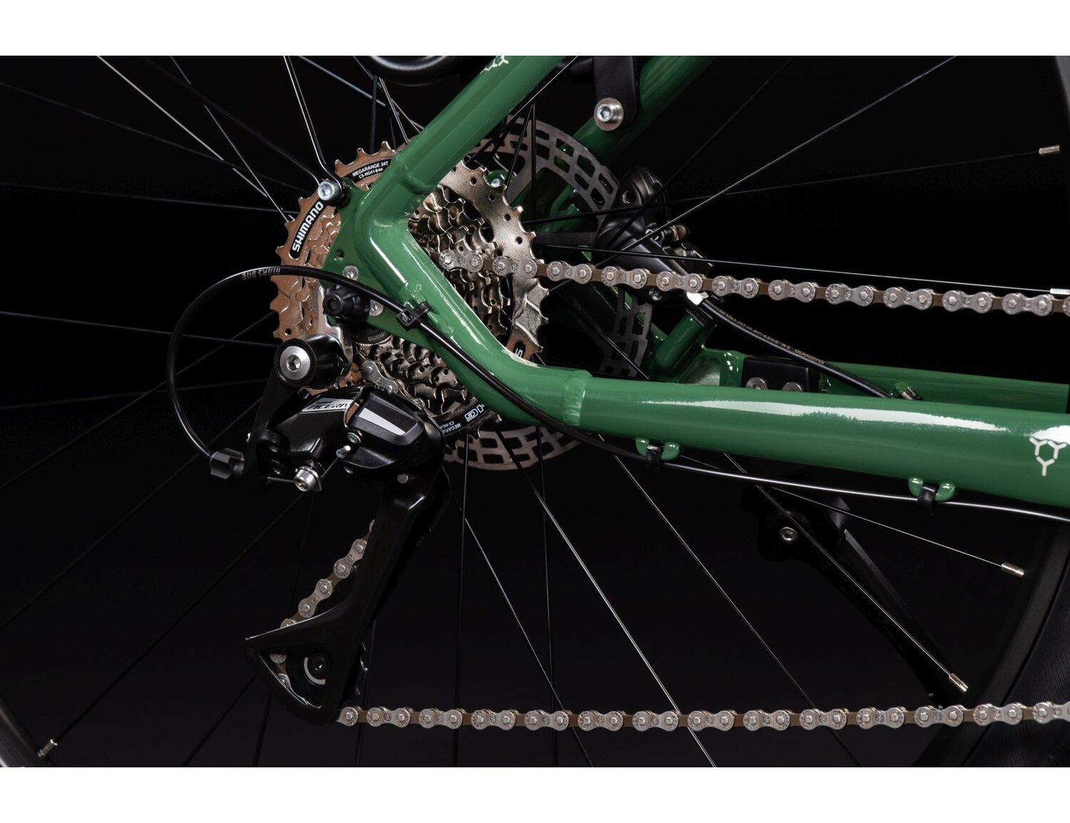  Tylna ośmiobiegowa przerzutka Shimano Acera RD M3020 oraz hydrauliczne hamulce tarczowe Shimano MT200 w rowerze górskim MTB KROSS Hexagon 4.0 EQ 