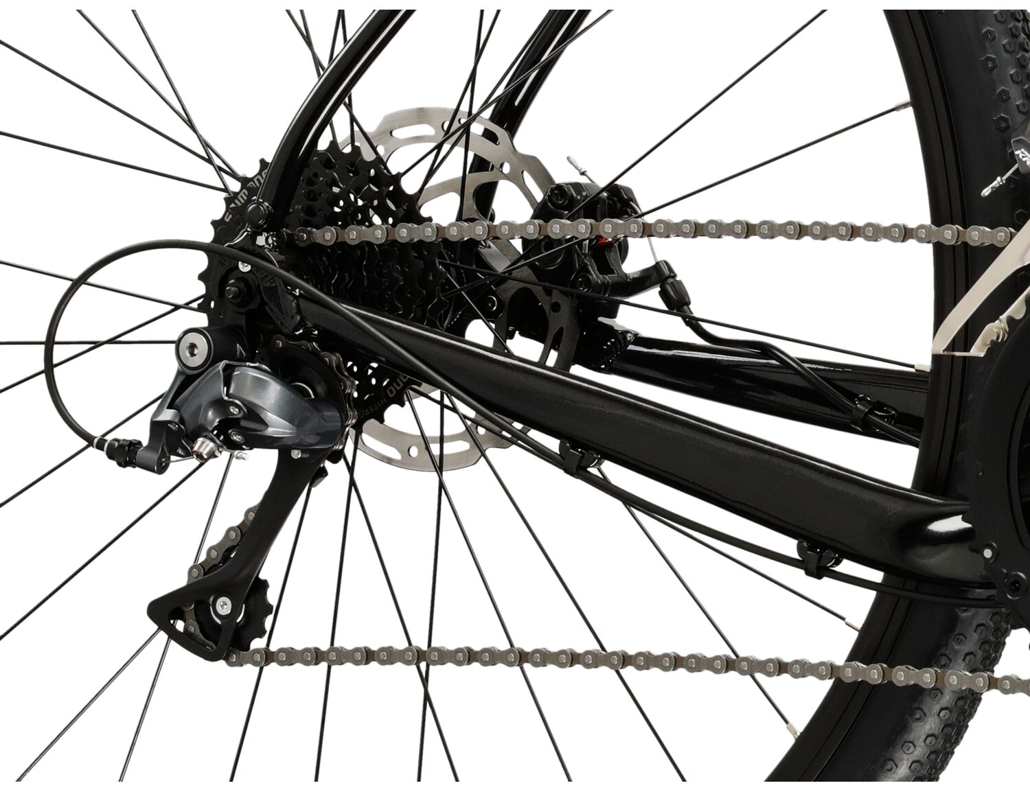  Tylna ośmiobiegowa przerzutka Shimano Claris R2000 oraz hamulce tarczowe w rowerze gravelowym KROSS Esker 1.0 Black 