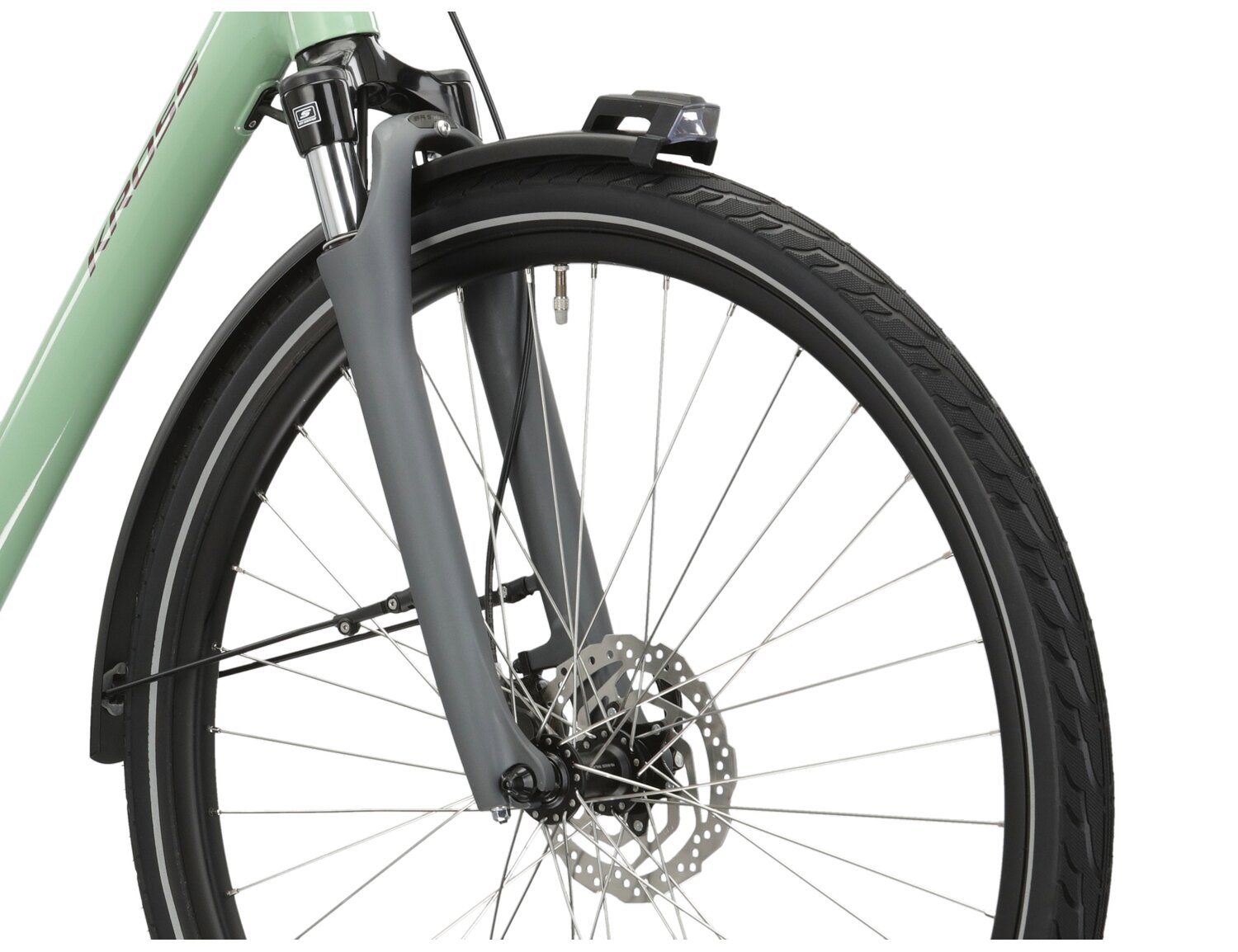 Aluminowa rama, amortyzowany widelec SR SUNTOUR NEX E25 o skoku 50mm oraz opony w elektrycznym rowerze miejskim Ebike City KROSS Sentio Hybrid 4.0 418 Wh 