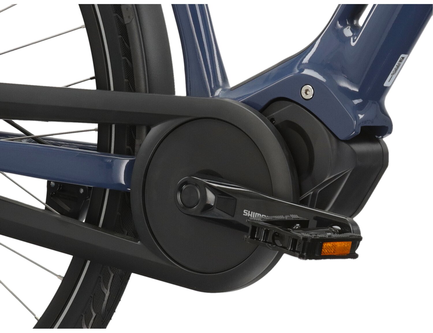 Mechanizm korbowy oraz zamontowany centralnie silnik Shimano E5000 w elektrycznym rowerze miejskim Ebike City KROSS Sentio Hybrid 4.0 418 Wh UNI 