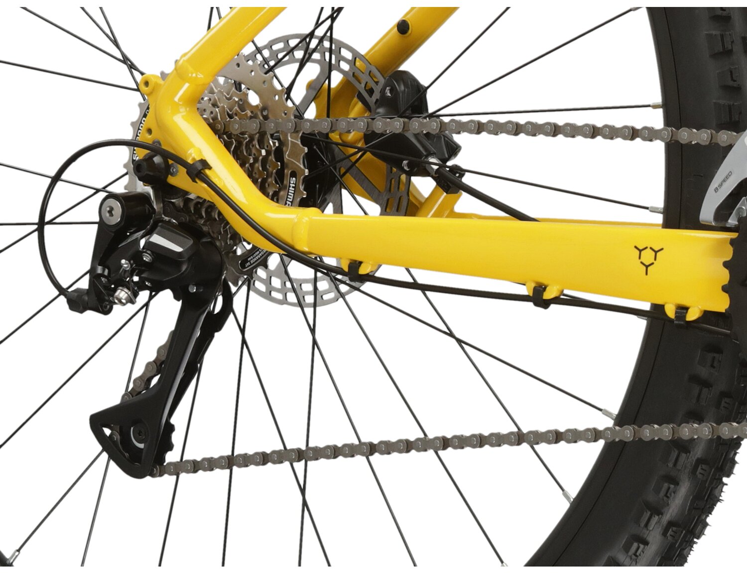  Tylna ośmiobiegowa przerzutka Shimano Acera RD M3020 oraz hydrauliczne hamulce tarczowe Shimano MT200 w rowerze górskim MTB KROSS Hexagon 4.0 