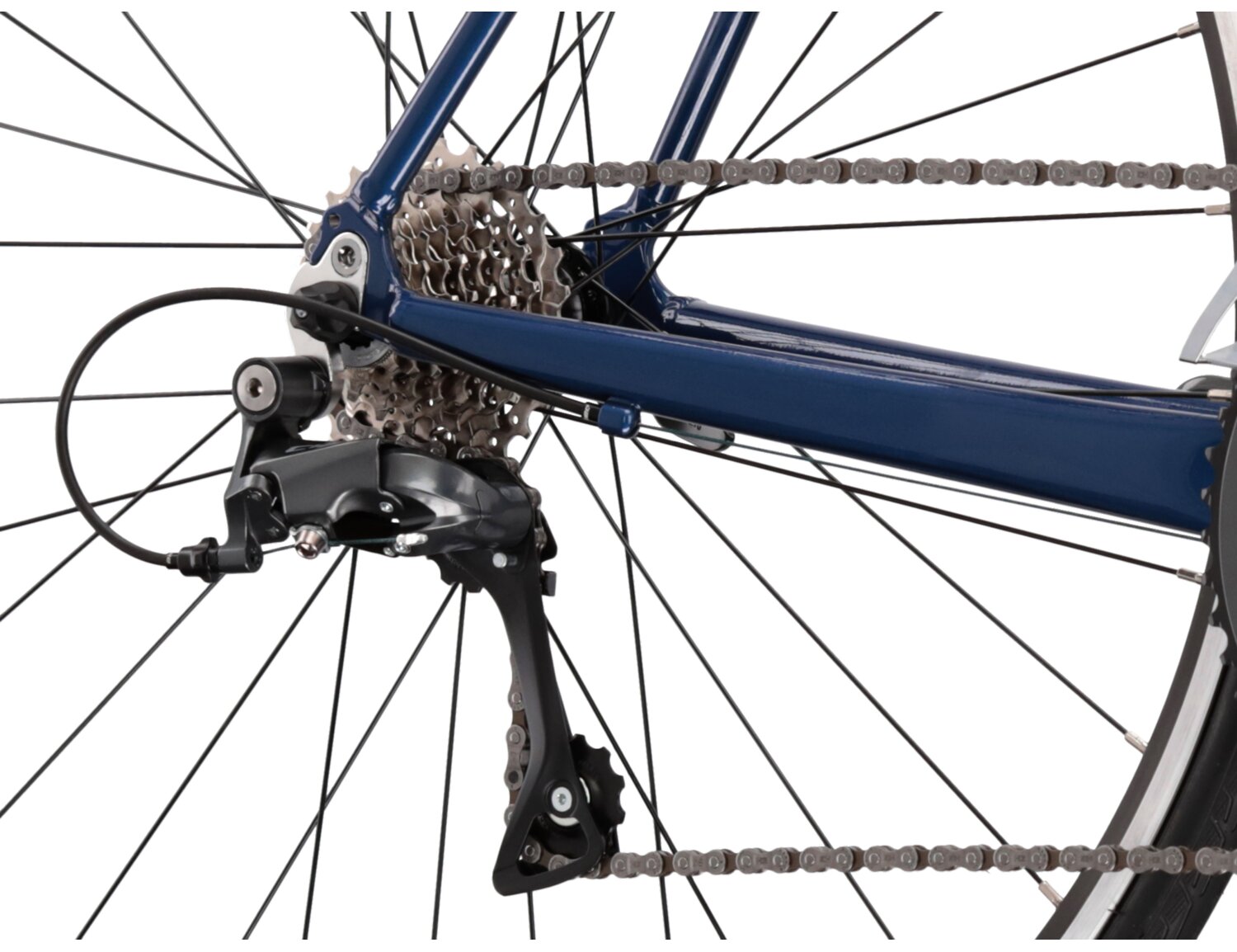  Tylna ośmiorzędowa przerzutka Shimano Claris R2000 oraz hamulce v-brake Tektro R315 w rowerze szosowym KROSS Vento 2.0 