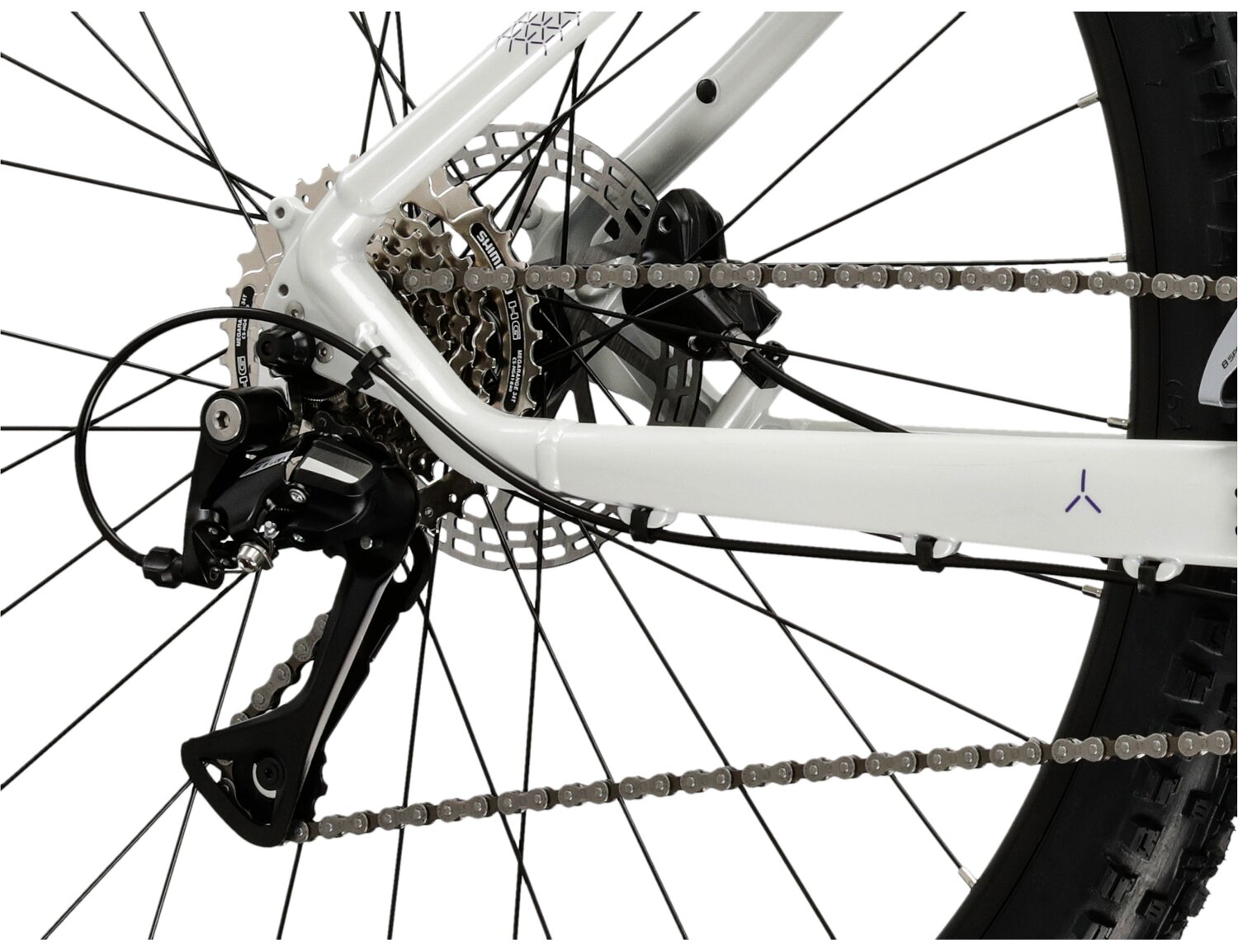  Tylna ośmiobiegowa przerzutka Shimano Acera M3020 oraz hydrauliczne hamulce tarczowe Shimano MT200 w damskim rowerze górskim MTB Woman KROSS Lea 4.0