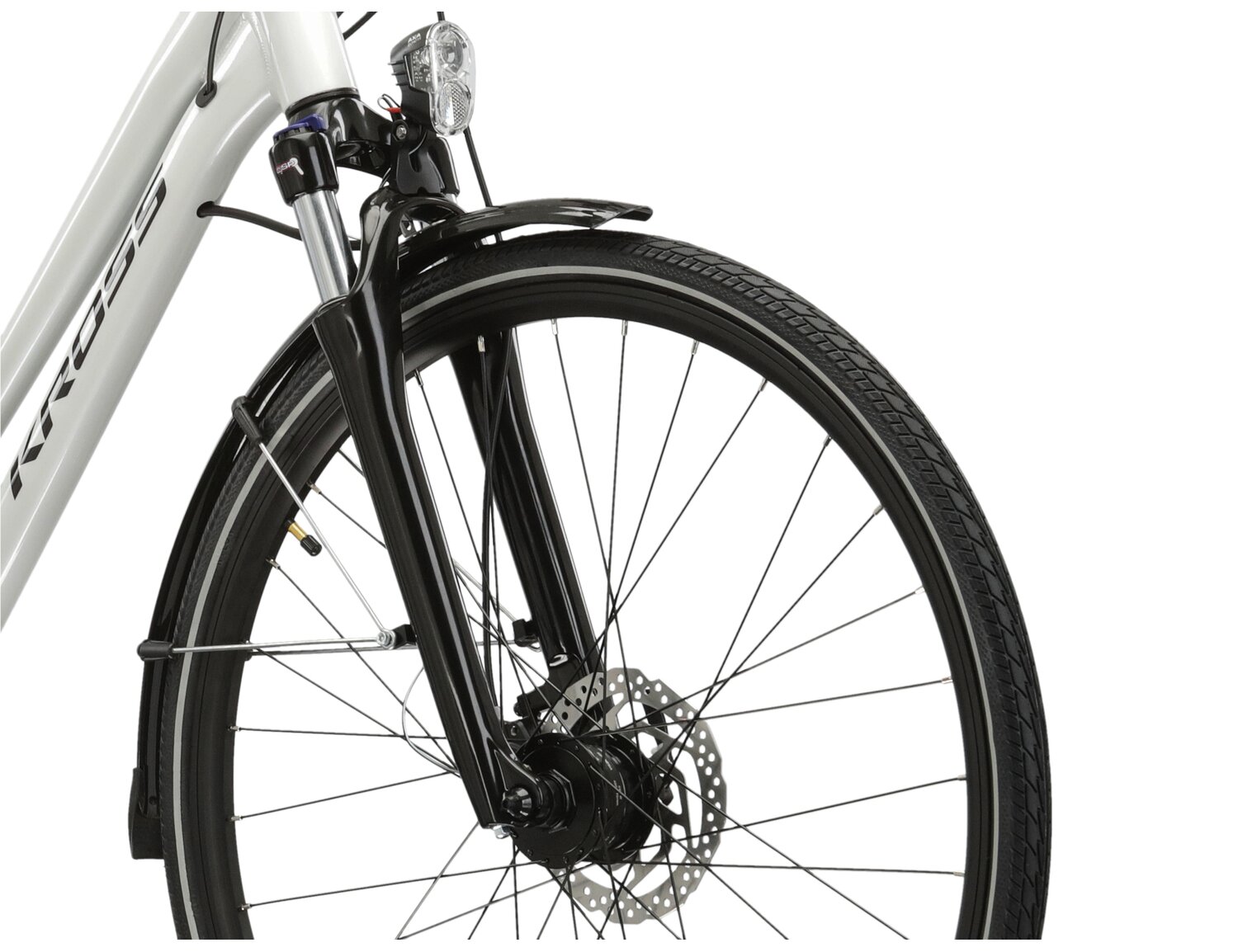  Aluminiowa rama, amortyzowany widelec SR Suntour NEX HLO oraz opony Wanda P1024 w rowerze trekkingowym Kross Trans 5.0 damskim 