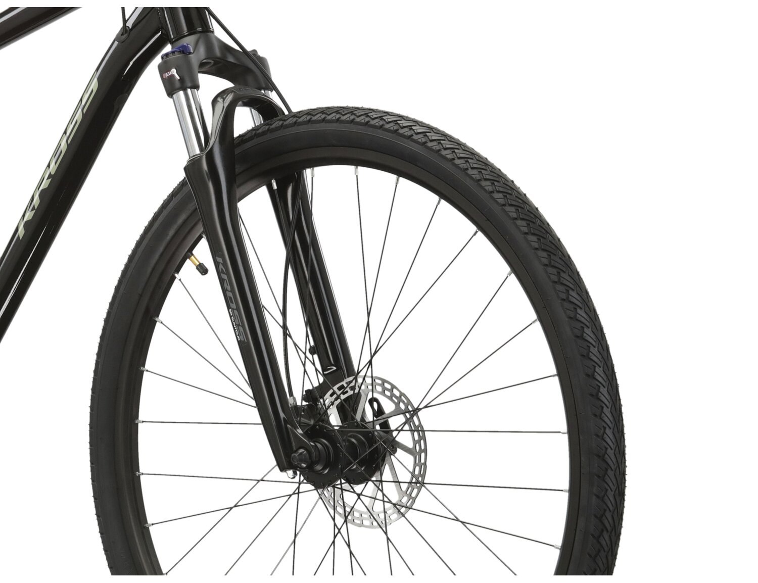 Aluminowa rama, amortyzowany widelec SR SUNTOUR NEX HLO oraz opony Wanda w rowerze crossowym KROSS Evado 5.0 